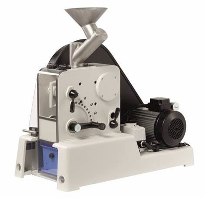 2-3t/H Kapasitas Lab Hammer Mill 0,5-2 Mm Ukuran Akhir